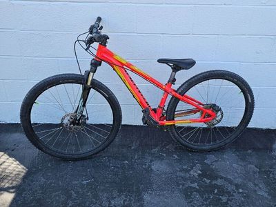 SPECIALIZED PITCH 650B MOUNTAIN BIKE