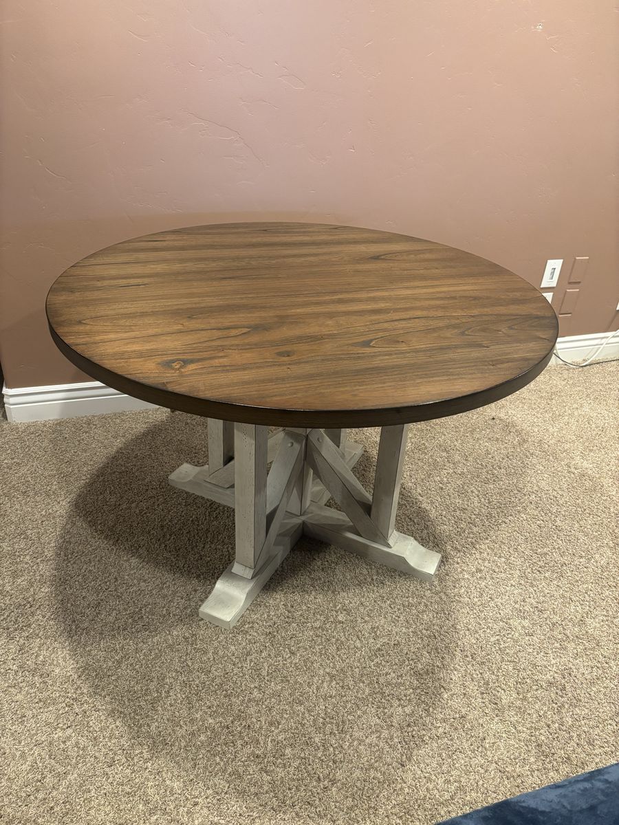 Round Wood Pedestal Dining Table - Rustic Farmhouse Style