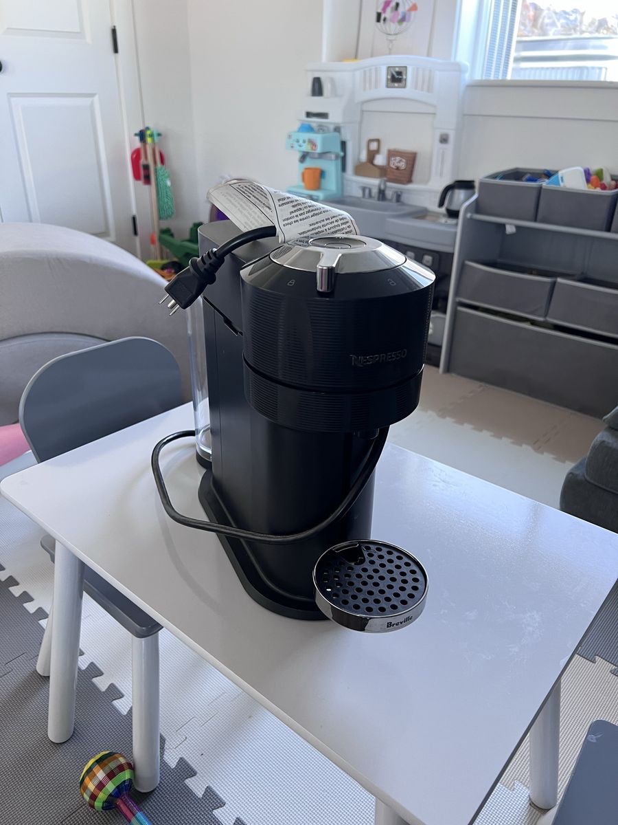 Nespresso Vertuo next (for parts or repair)