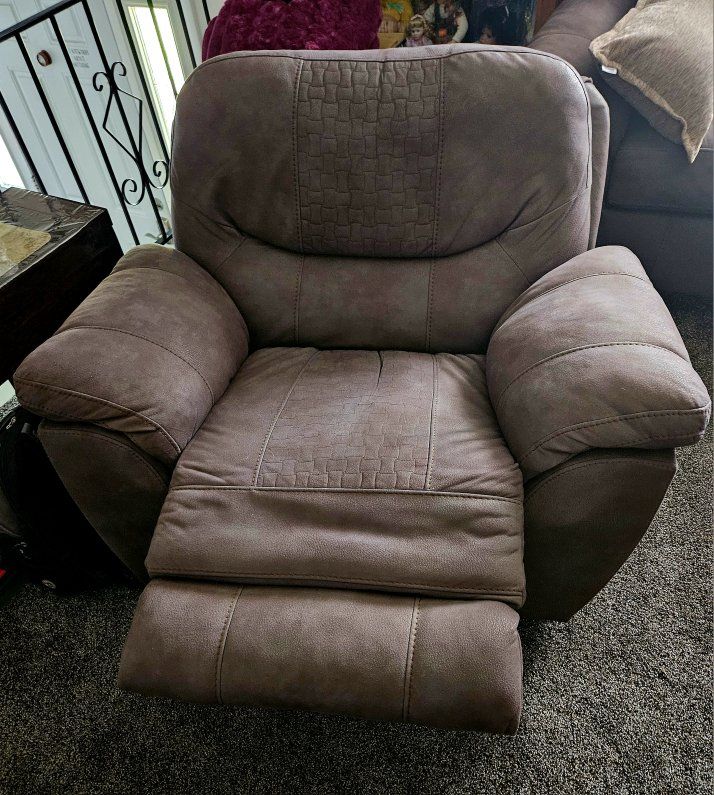 Main image 5