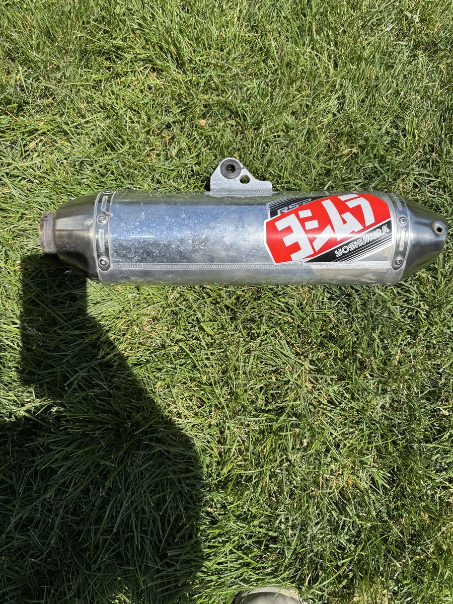 Yoshimura RS2 exhaust muffler