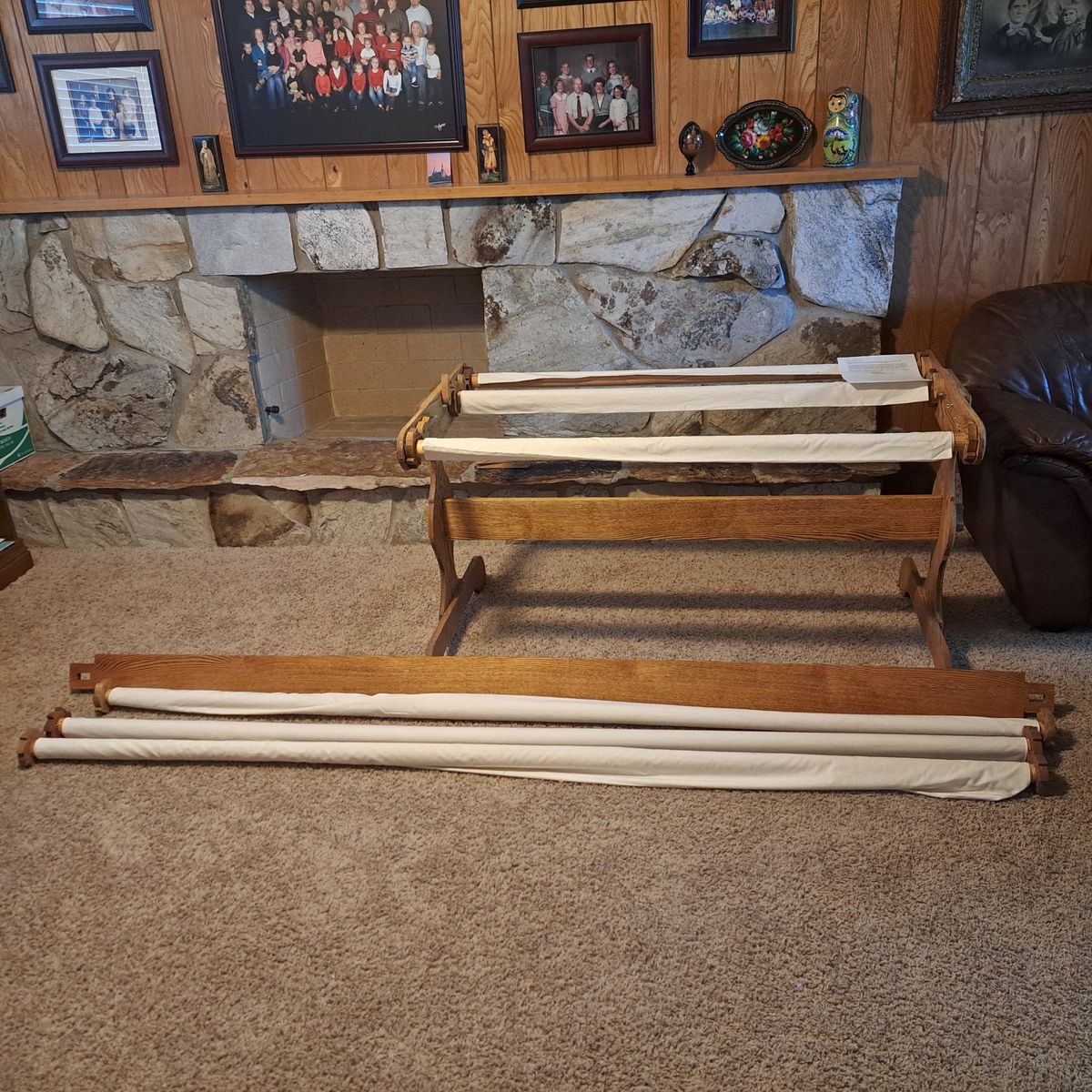 Wooden Pioneer Quilt Frame with Fabric Leaders and Stand