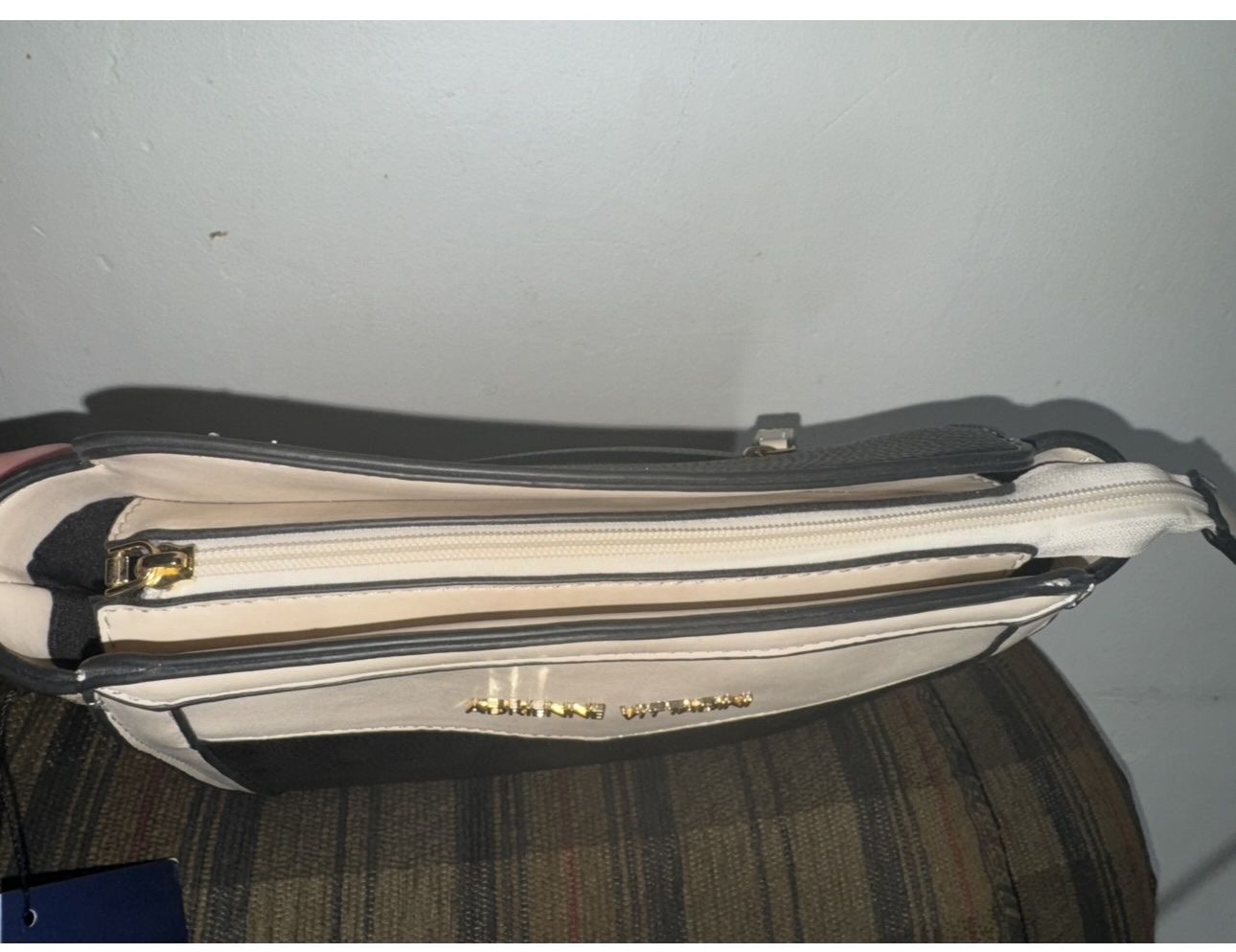 Main image 5