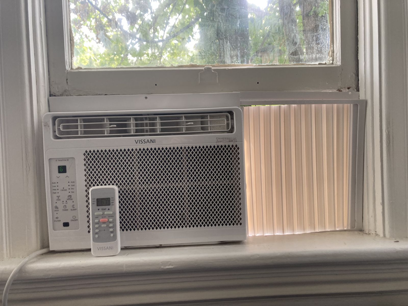 Vissani 6,000 BTU 115-Volt Window Unit Air Conditioner