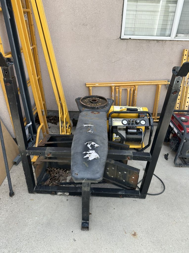 Free Exercise Bench