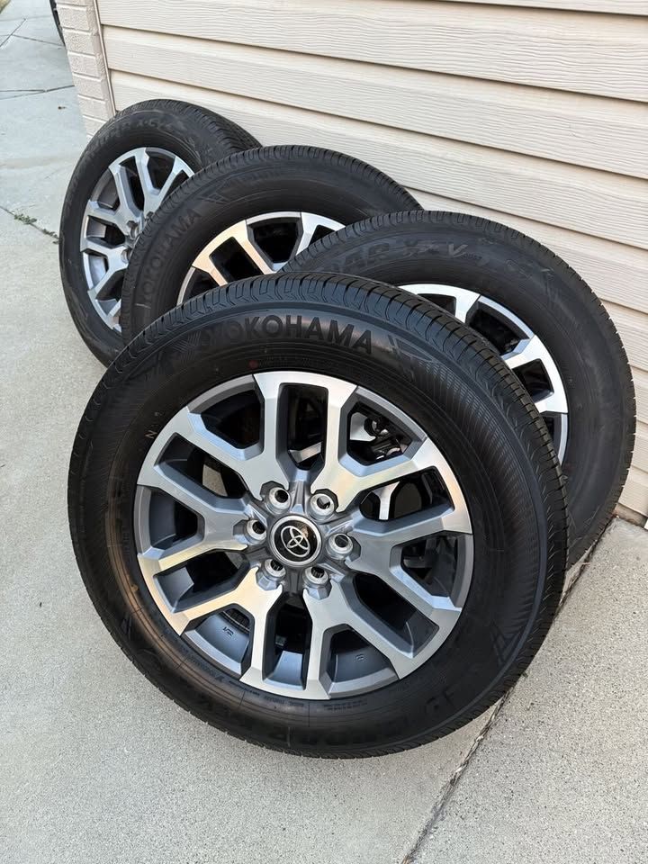 20-inch 6 spoke machined-finish Allow Wheels and Tires, set of 4 (Toyota Tundra)