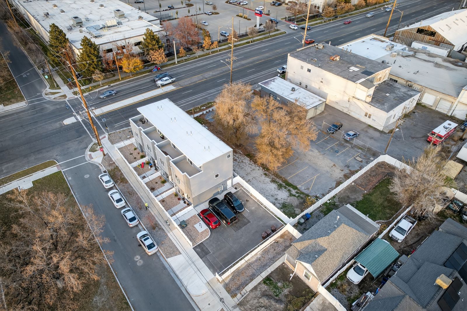 Main image 9