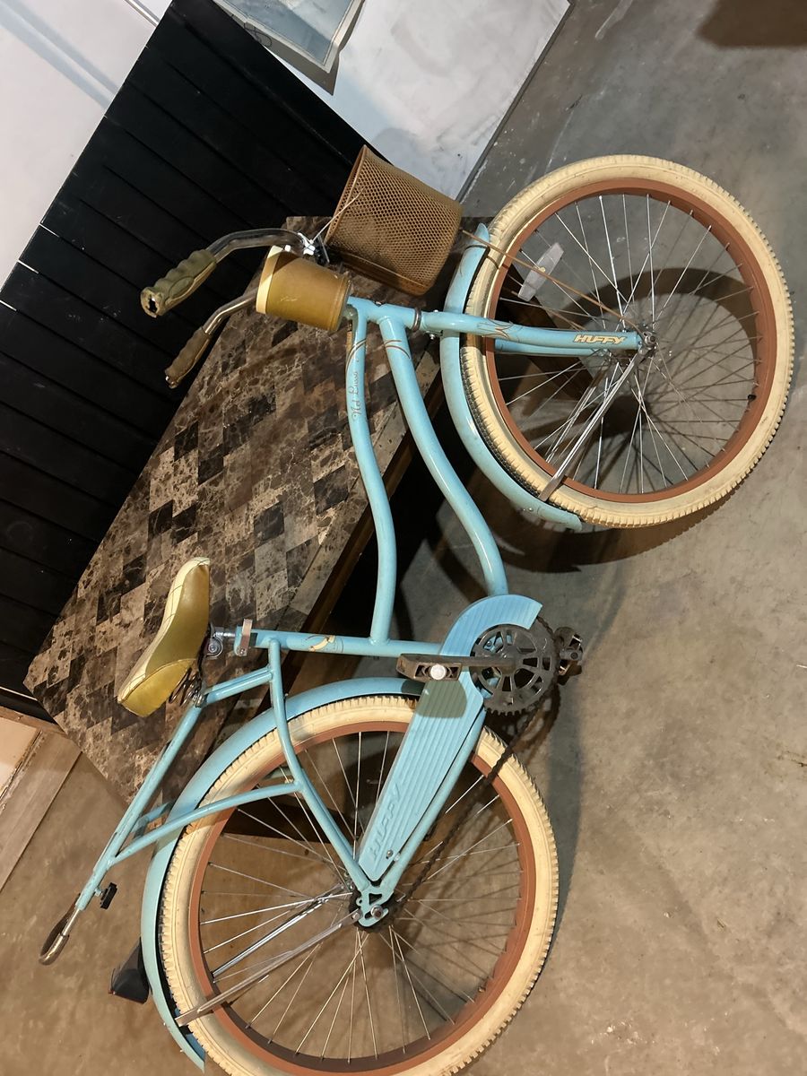 Huffy blue nel lusso beach cruiser bike must go