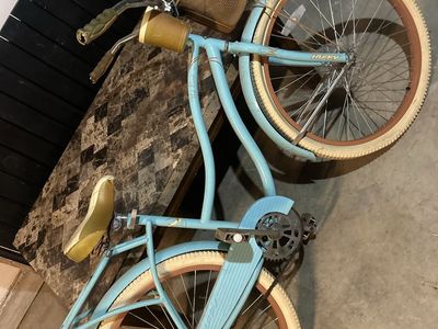 Huffy blue nel lusso beach cruiser bike must go