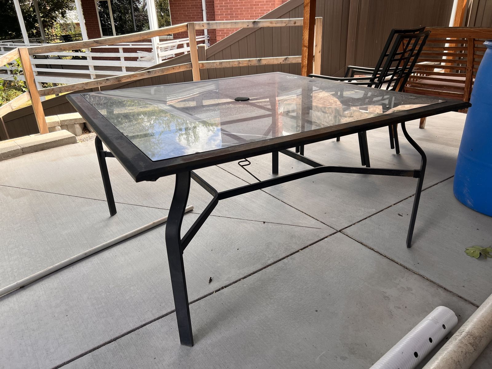 Outdoor table and 8 chair set