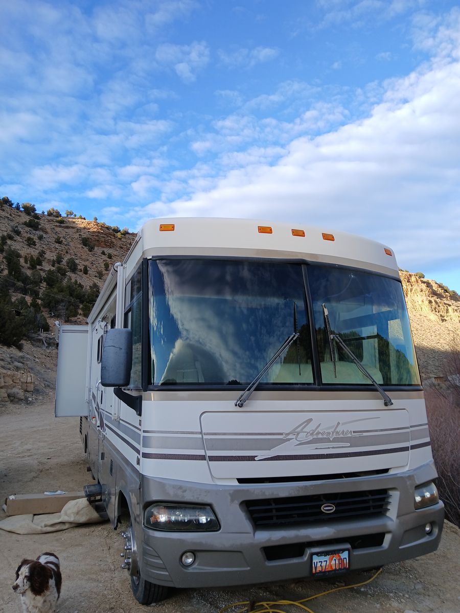 Winnabago Adventurer