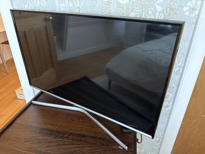 FREE - Small Samsung smart TV