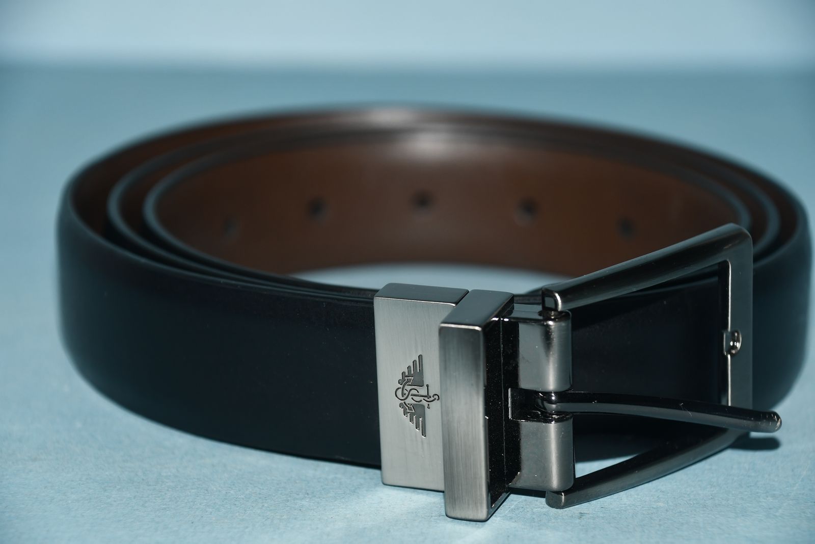 NEW MEN'S "DOCKERS" REVERSIBLE BELT ~ SIZE XL (42-44) ~ BLACK or BROWN ~ SILVER SWIVEL BUCKLE ~ NEVER WORN!