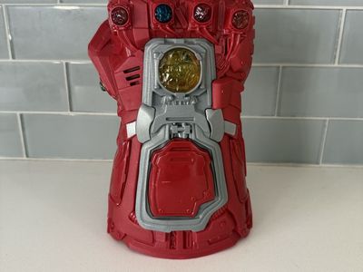 Hasbro Marvel Avengers Electronic Gauntlet with Light and Sound Nano