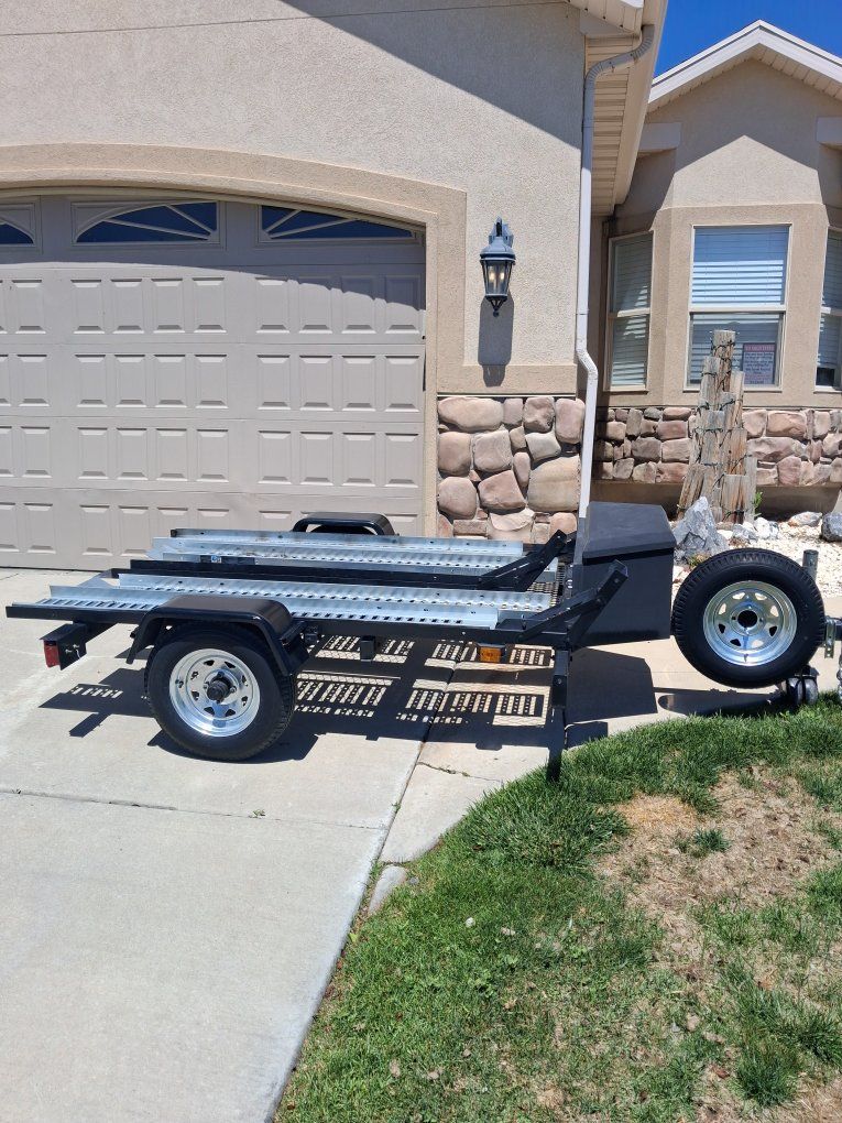 Motorcycle trailer 3 place