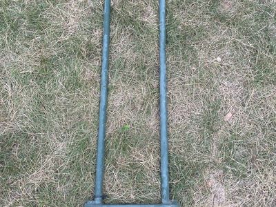 Green Metal lawn aerator