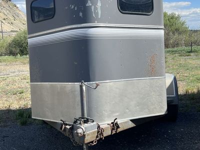 1994 Circle J Arrowhead Horse Trailer
