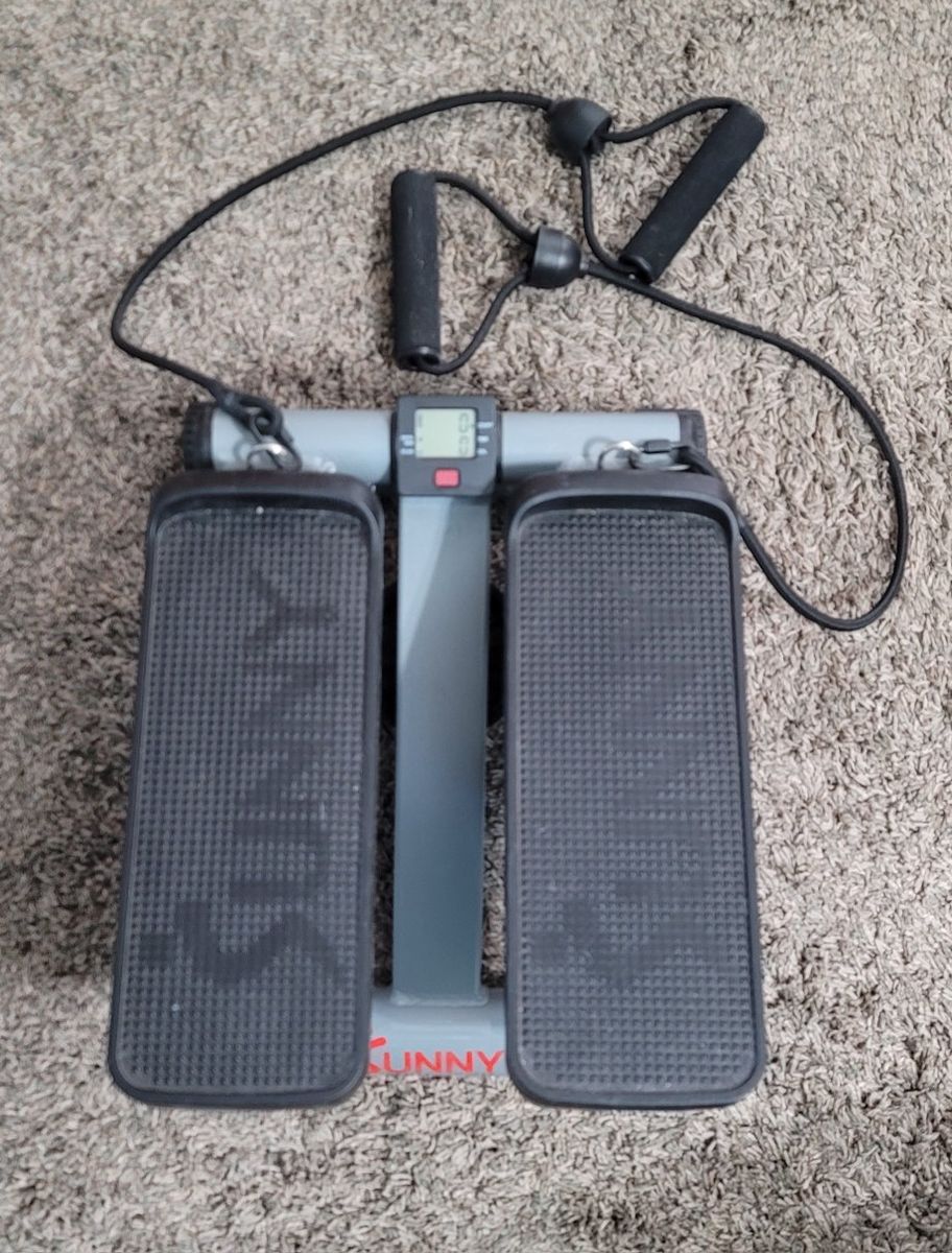 Sunny Health & Fitness NO. 012-S Mini Stepper w/ Resistance Bands & LCD Monitor, Gently Used