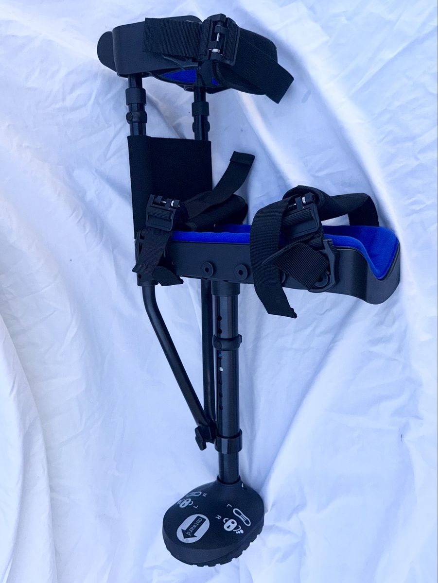 Hands-Free Knee Crutch Mobility Aid - Black and Blue