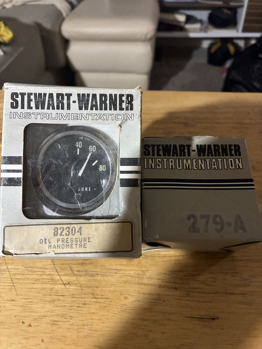 Stuart-Warner oil pressure gauge