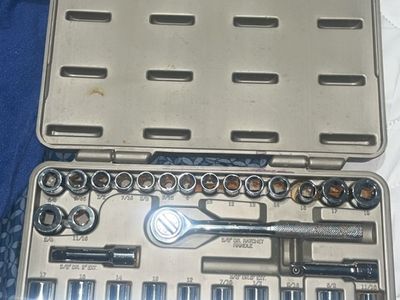 Crescent 3/8" Drive Socket Wrench Set with Ratchet Handle and Spark Plug Socket