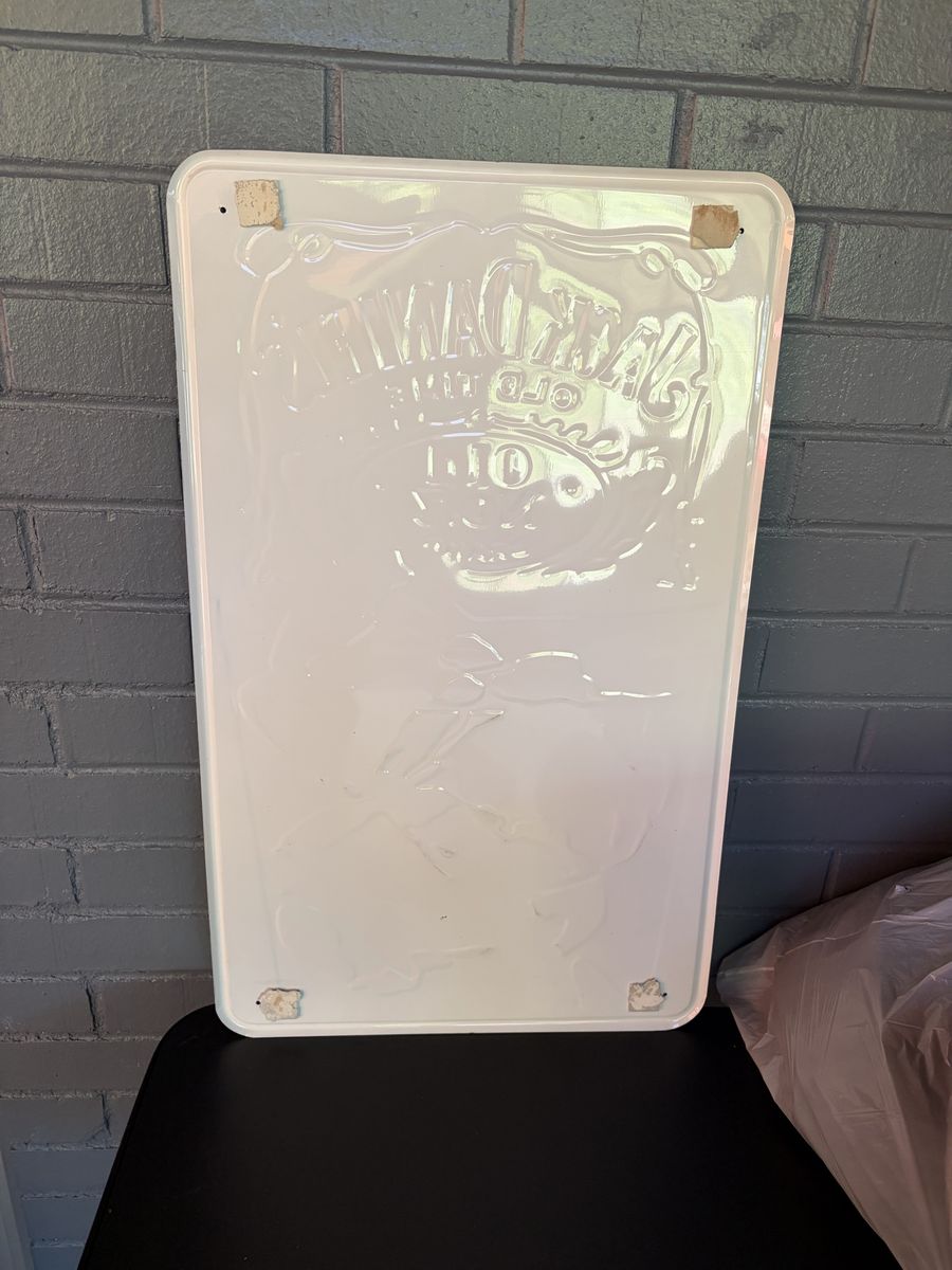 Main image 3