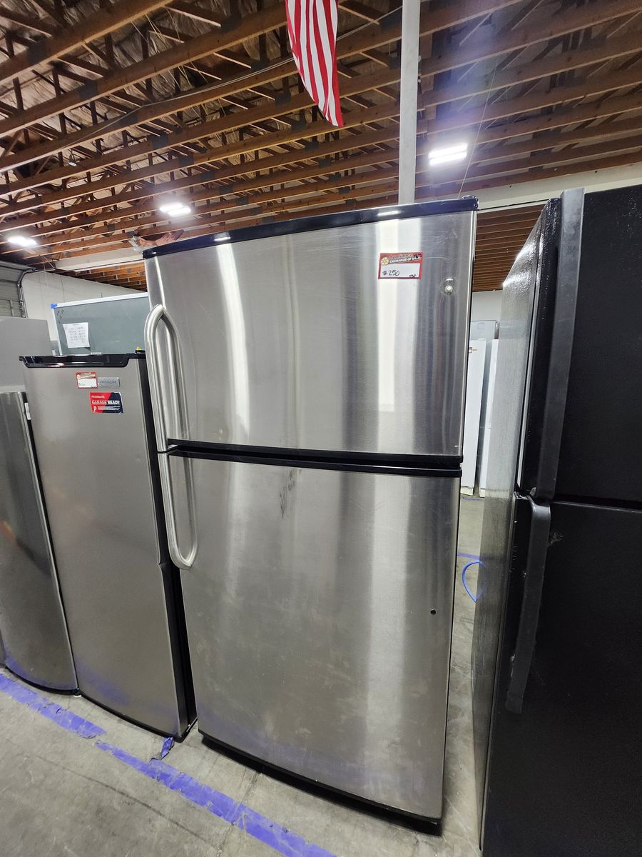 GE Top-Freezer Refrigerator in Stainless Steel Finish