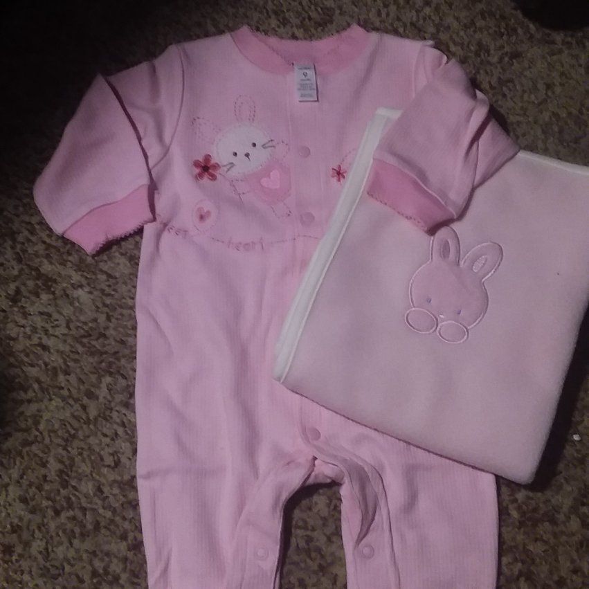 CARTER'S BUNNY PAJAMAS 6-9 MOS. + BLANKET