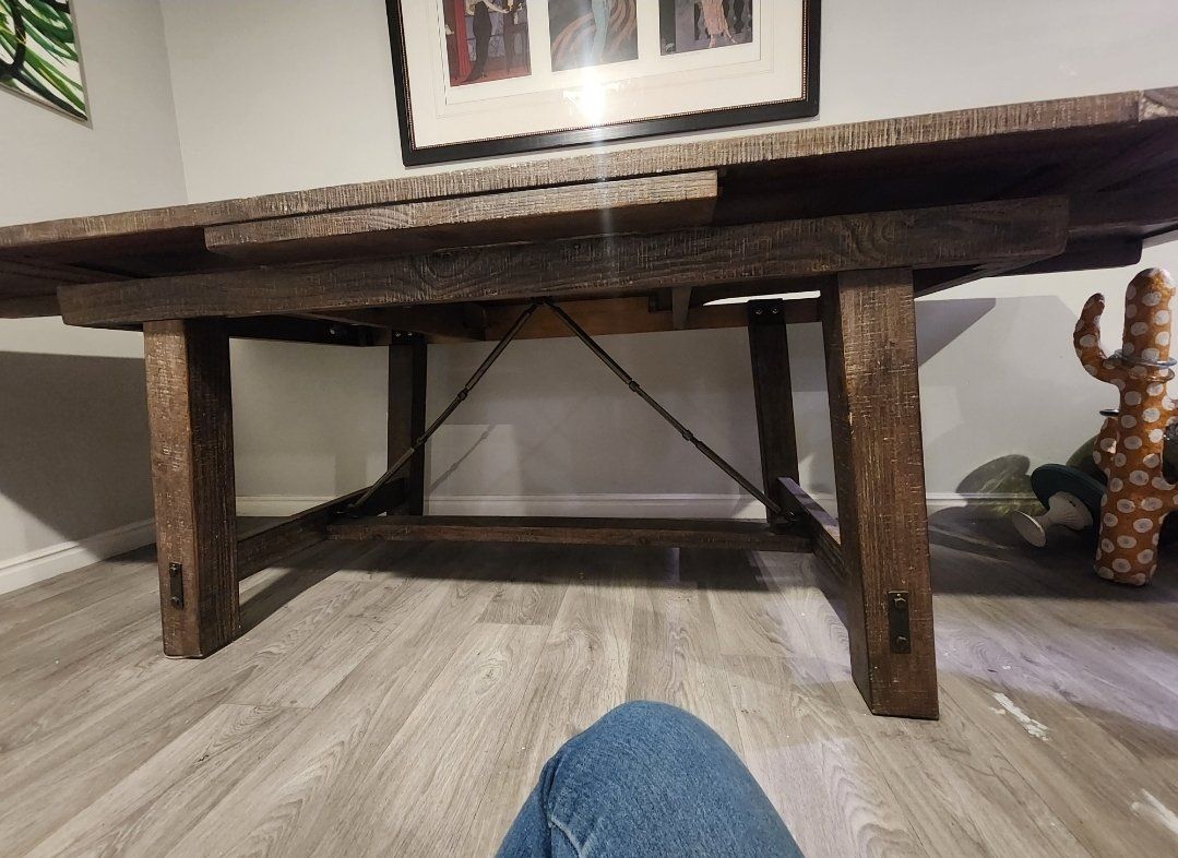 table seats up to 10