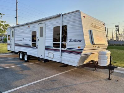 2003 Salem 28FT whit slide out sleep 6 very clean hardly used ready to camp or travel