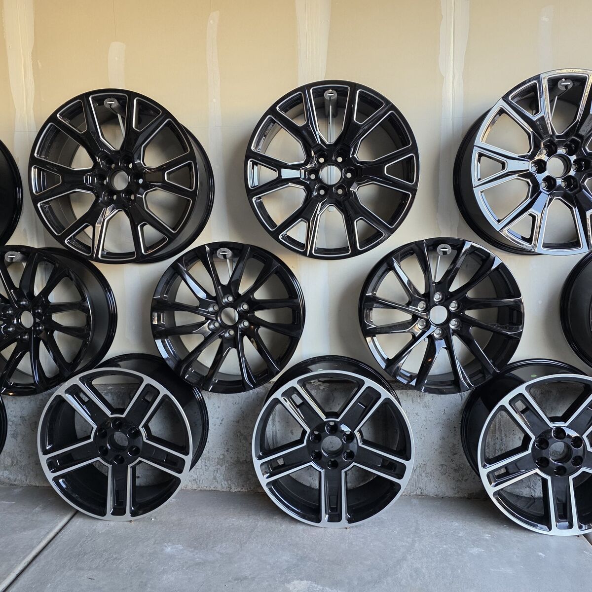 NEW 20 - 22 - 24 INCH RIMS CHEVY GMC RAM ESCALADE.