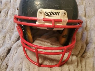 Youth Schutt football helmet, no size listed