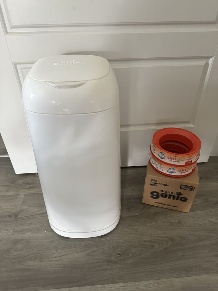Diaper Pail w/ 6 Reloads