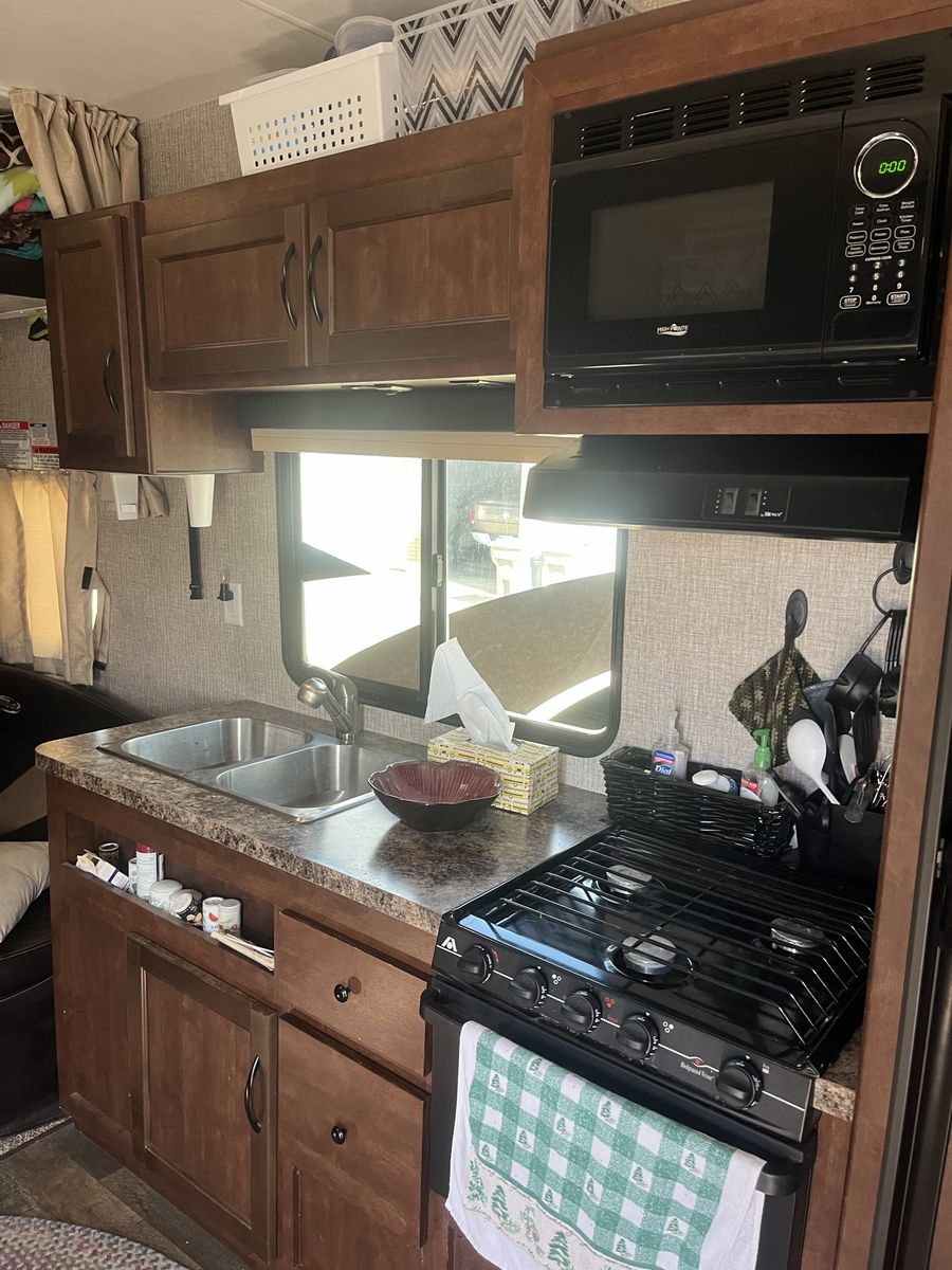 Main image 6
