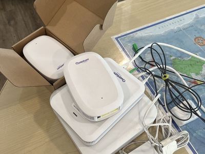 Quantum Fiber Q1000K Modem Router with Power Cables