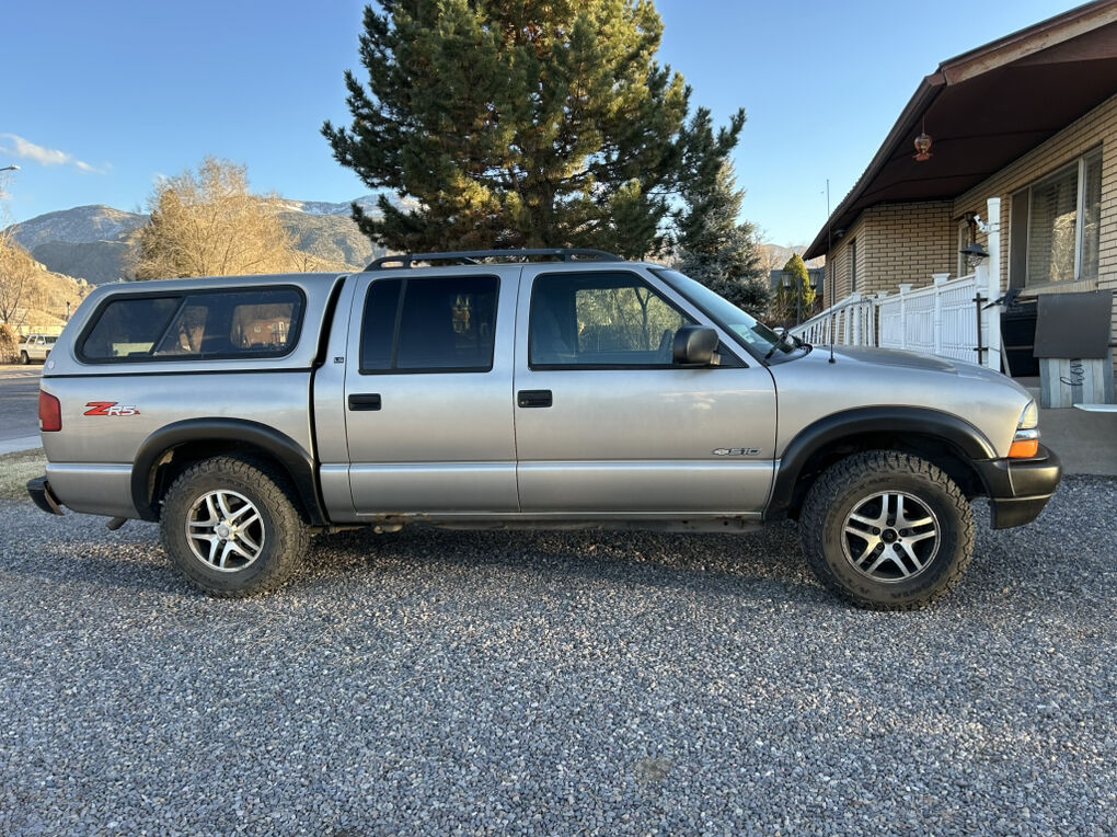 2004 CHEVROLET S10