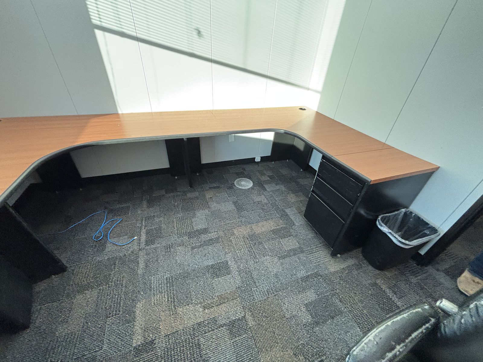 U-shaped Office Desk