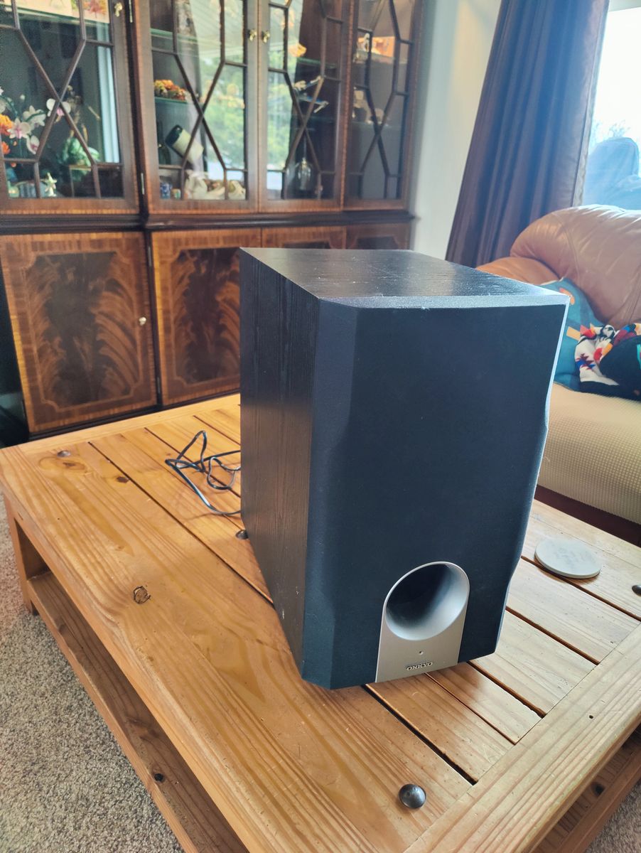 Onkyo SKW-540 10" Powered Subwoofer