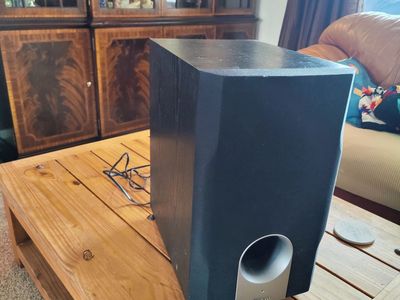 Onkyo SKW-540 10" Powered Subwoofer