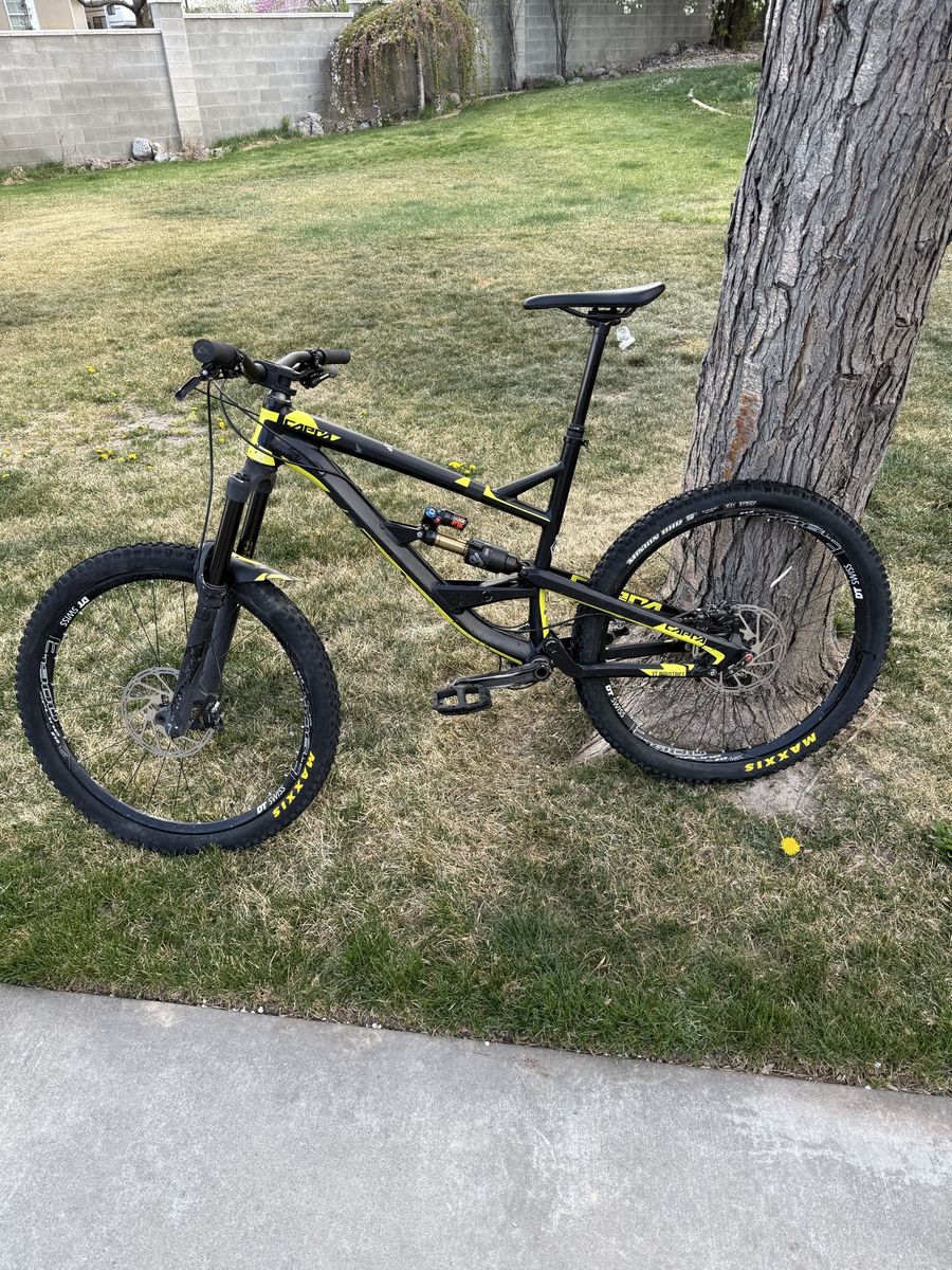 2017 YT Capra 27.5 L frame