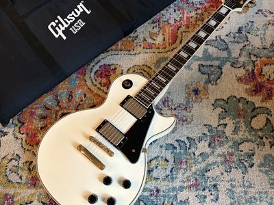 Epiphone Les Paul Custom with Gibson case