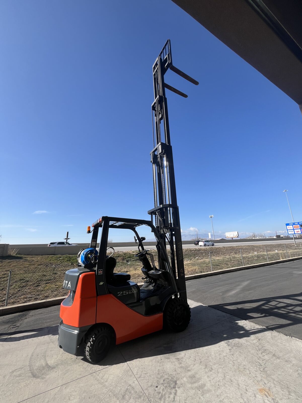 TOYOTA 8FGCU25 4 STAGE 5000 # FORKLIFT FOR SALE