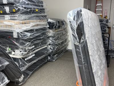 MATTRESS STORE CLOSING DOWN/ EVERYTHING MUST GO
