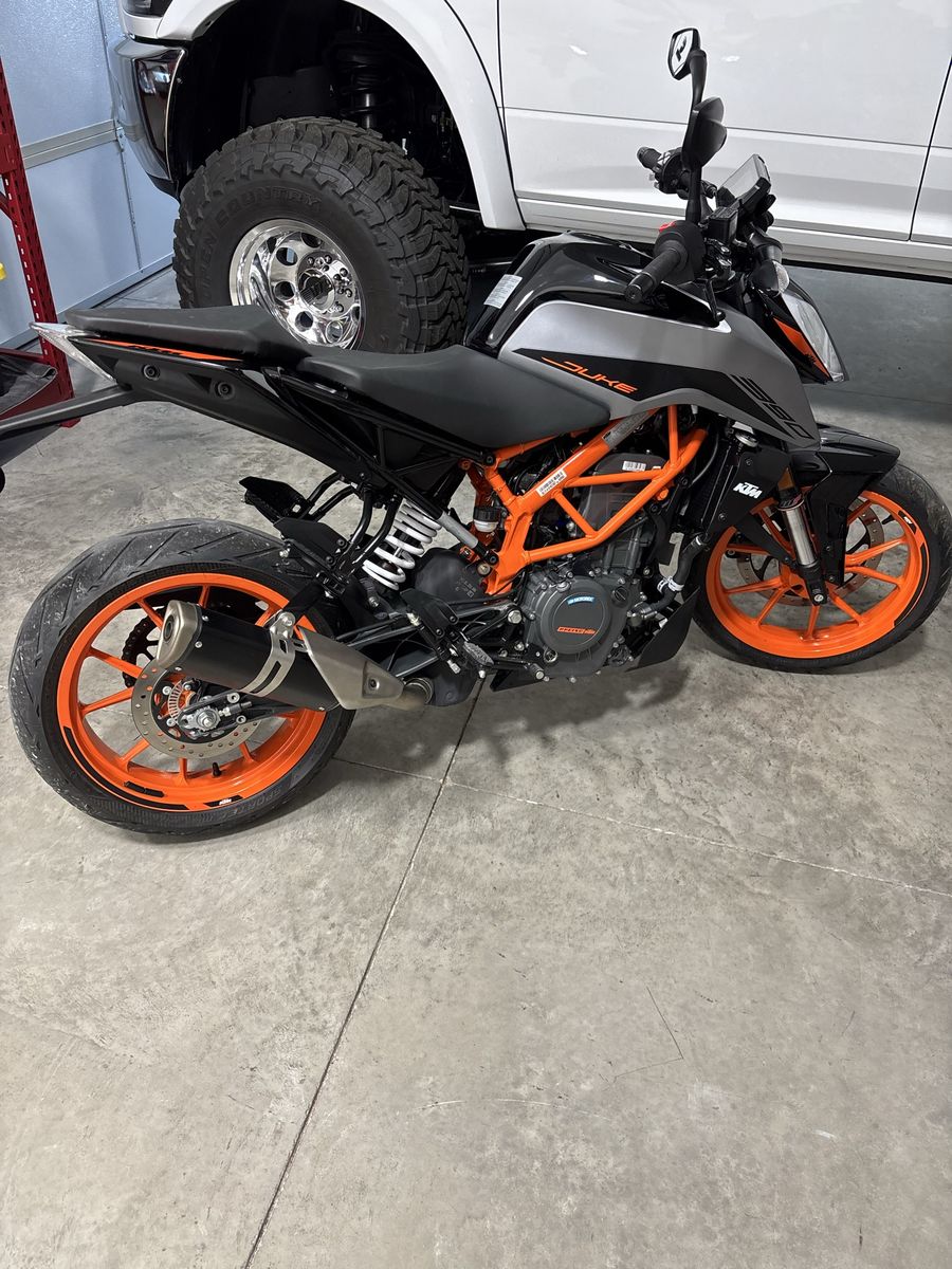 KTM duke 390
