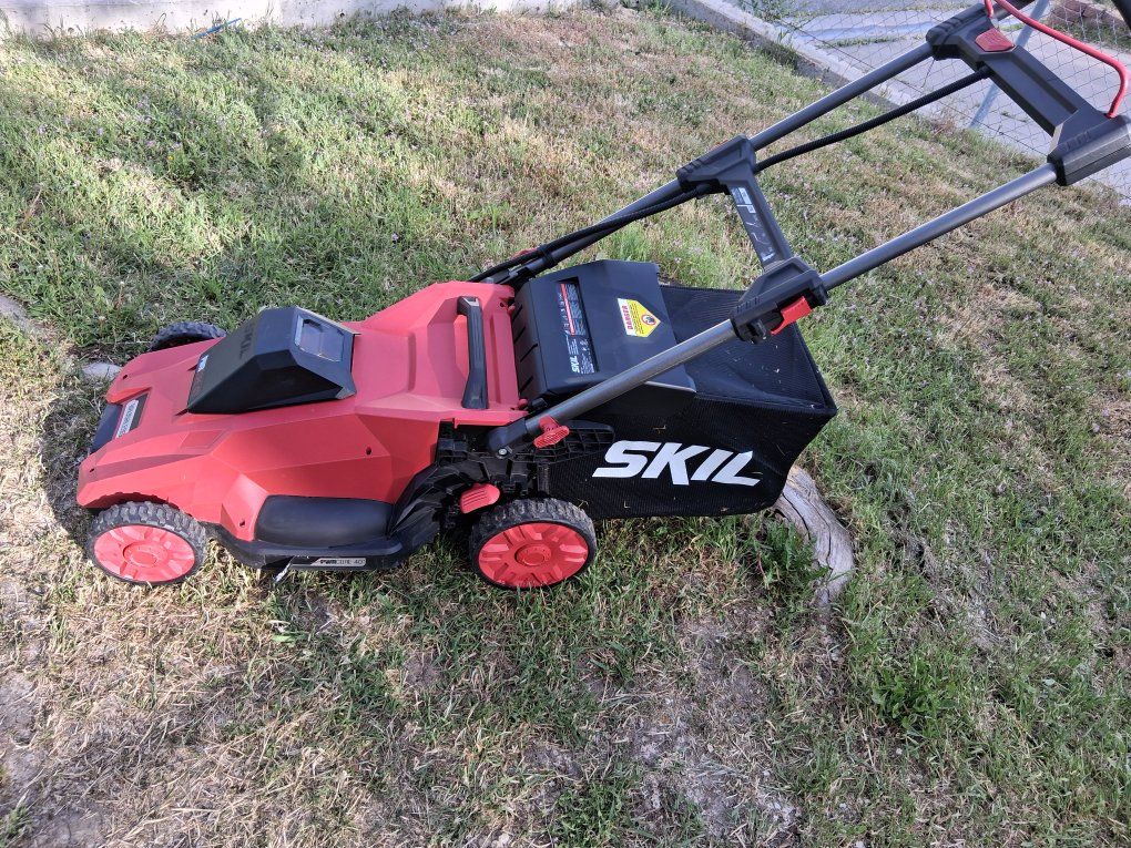 40 volt 20 in cut brand new skill push .iwer i used it one time and someone stole the battery and charger q59 dollars OBO