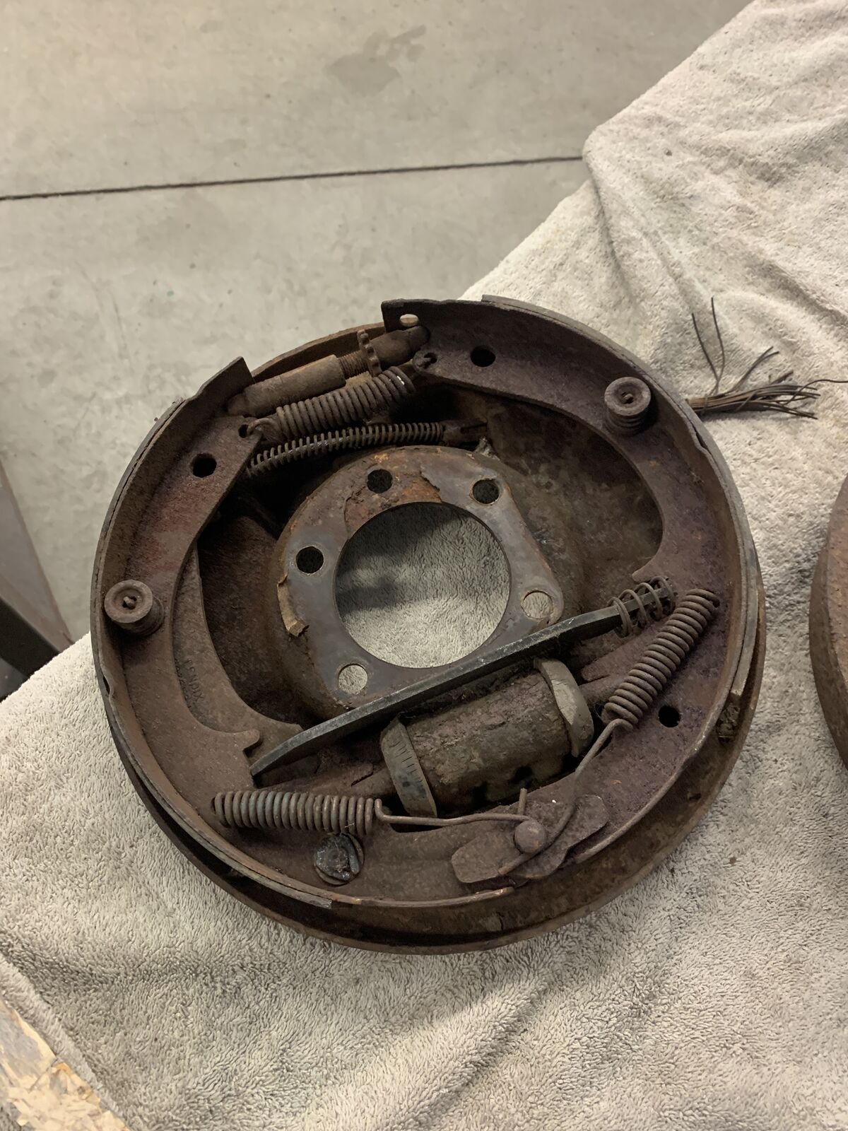 Ford 9 in complete drums & backing playes