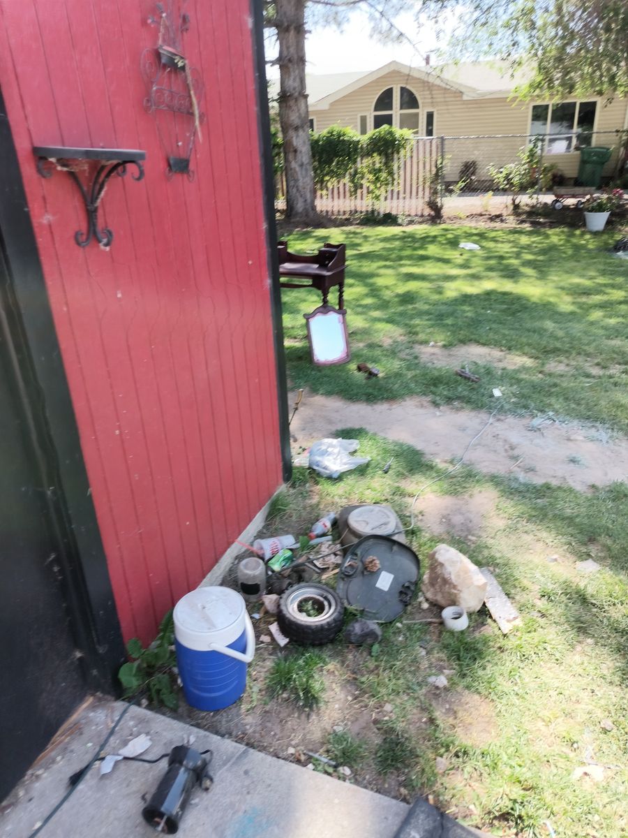GIANT YARD SALE !!!
