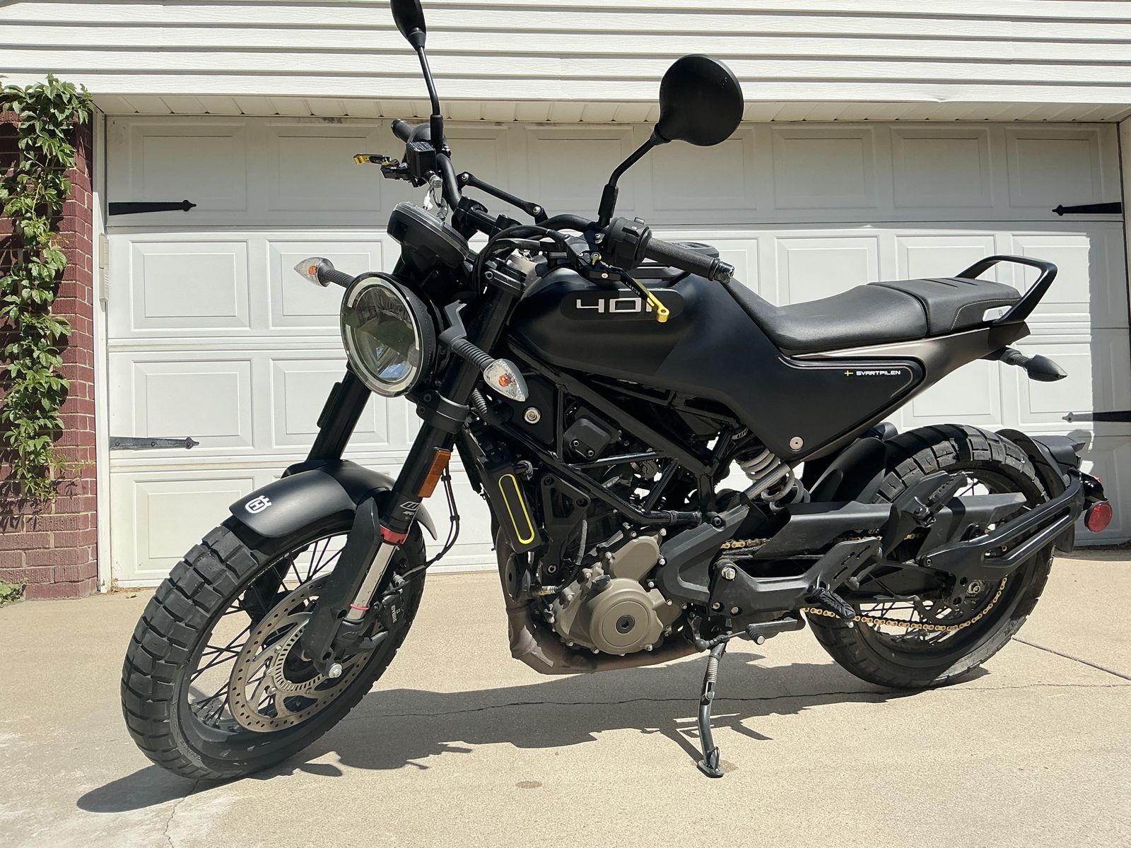 2022 Husqvarna Svartpilen 401