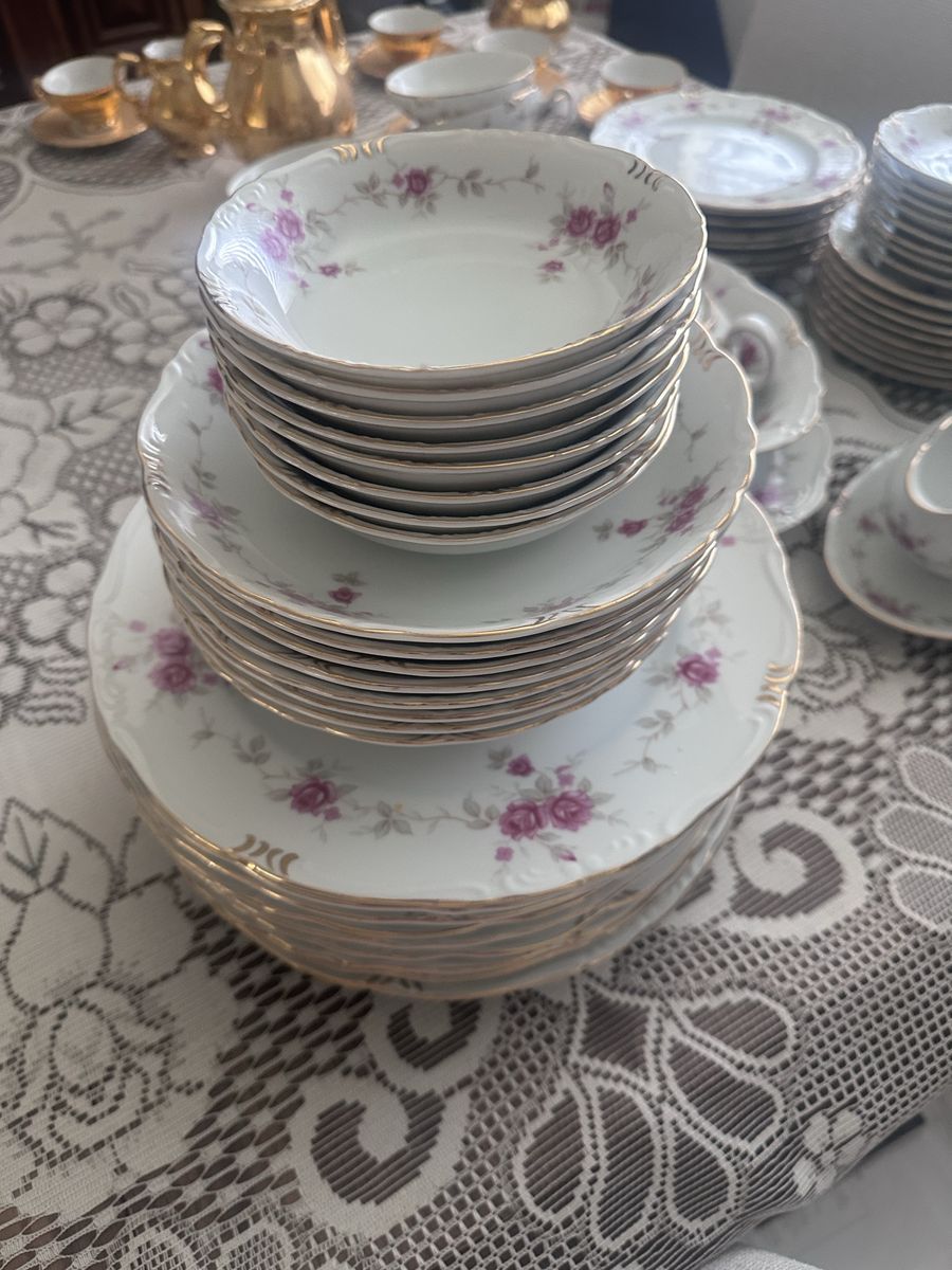Norleans china set 64 pc