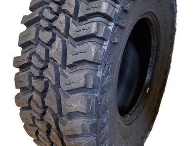 2 MICKEY THOMPSON BAJA BOSS M/T BSW LT 37 12.5 17 124Q 8PLY MUD TIRE 331111004